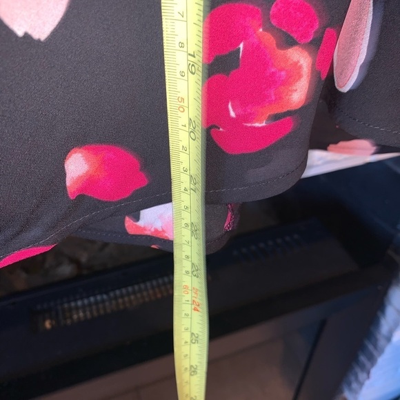 CAbi Black Pink Petal Ruched Faux Wrap Zip Up Knee Length Skirt NEW Size M #5513 - Picture 5 of 9